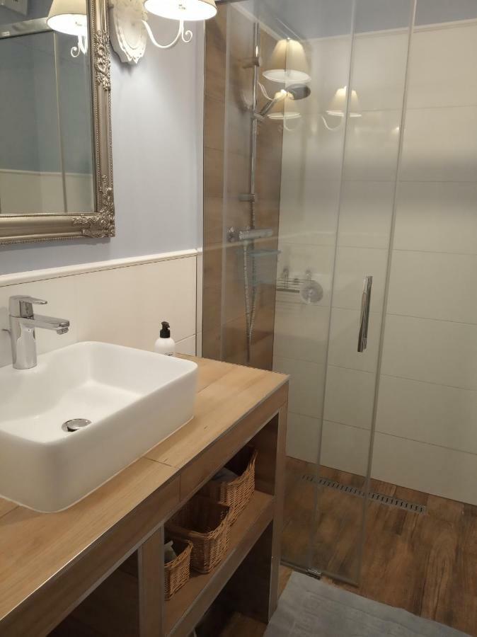 Przytulny Apartament Blisko Motlawy I Neptuna Danzig Exterior foto